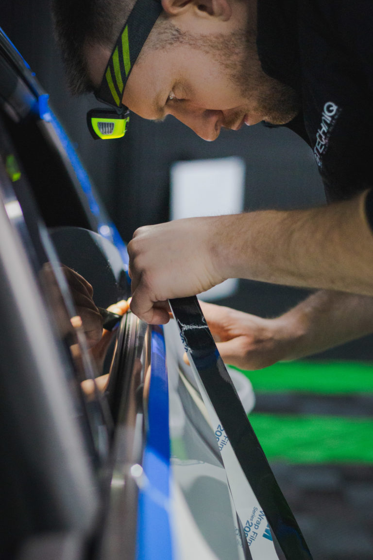 oklejenie srebrnych elementów auta